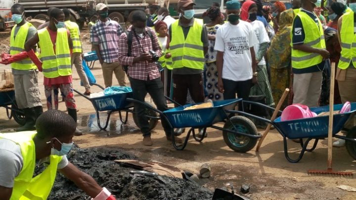 Guinée- TP : Lancement des opérations de curage des caniveaux à Coankry