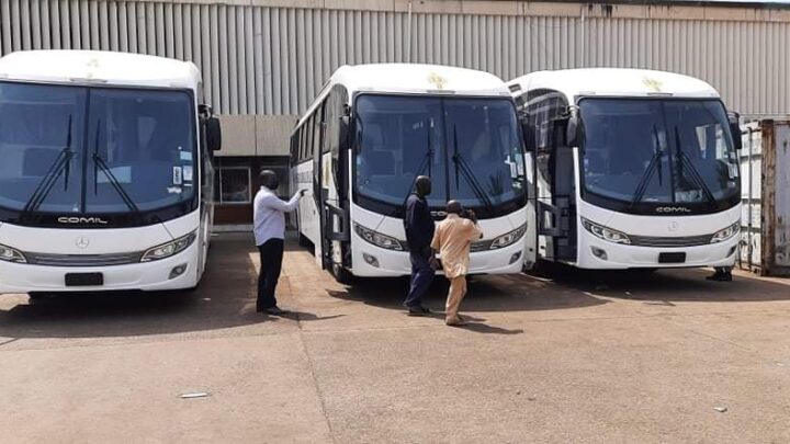 Guinée : 3 autobus et non des 4X4 pour les membres du CNT, une autre façon de gouverner ?