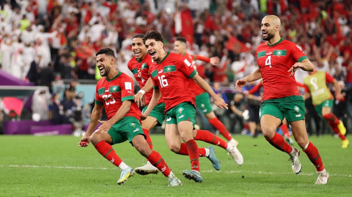 LE MAROC SORT L’ESPAGNE ET SE QUALIFIE POUR LES QUARTS DE FINALE DU MONDIAL 2022