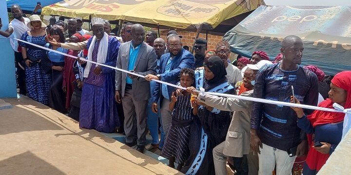 Boké-Humanitaire: L’ONG « Les Orphelins de Guinée » offre un bâtiment flambant neuf aux orphelins de Ramata CAMARA « Bandé Léngué »