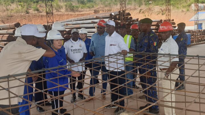 Guinée-Energie : Le ministre Aly Seydouba soumah sur le chantier du barrage d’Amaria