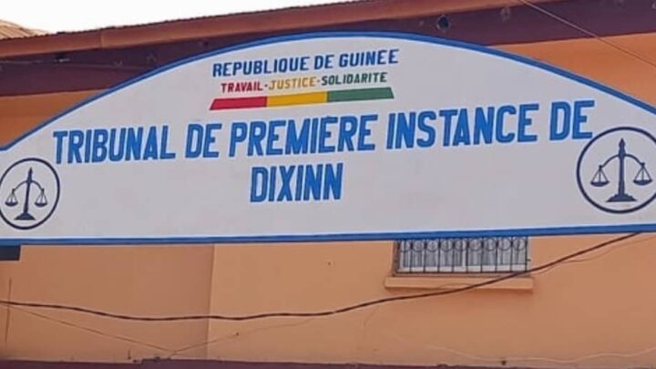 Guinée/Justice : Un entraineur de boxe condamné à six (06) mois de prison ferme pour ‘’escroquerie’’