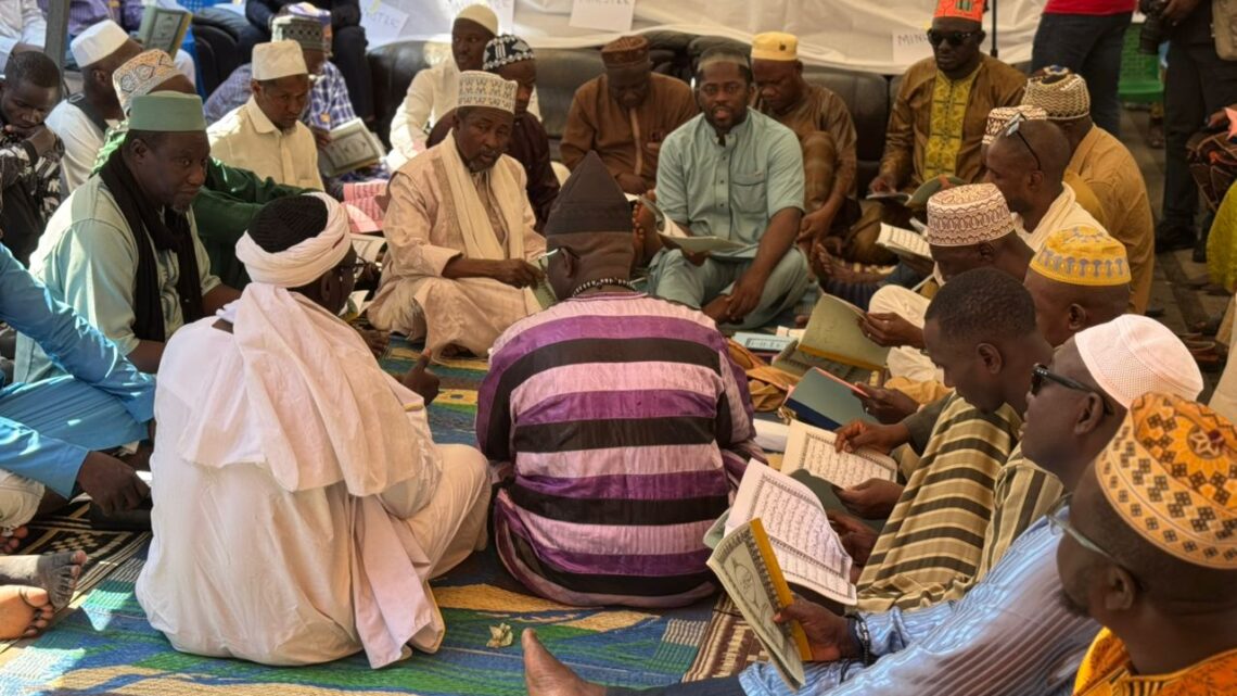 Kaloum : la Jeunesse Présidentielle de Guinée organise une lecture coranique pour la paix et la cohésion nationale
