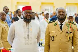 Guinée : Le président Mamadi Doumbouya renouvelle sa confiance au général Amara Camara et à Djiba Diakité