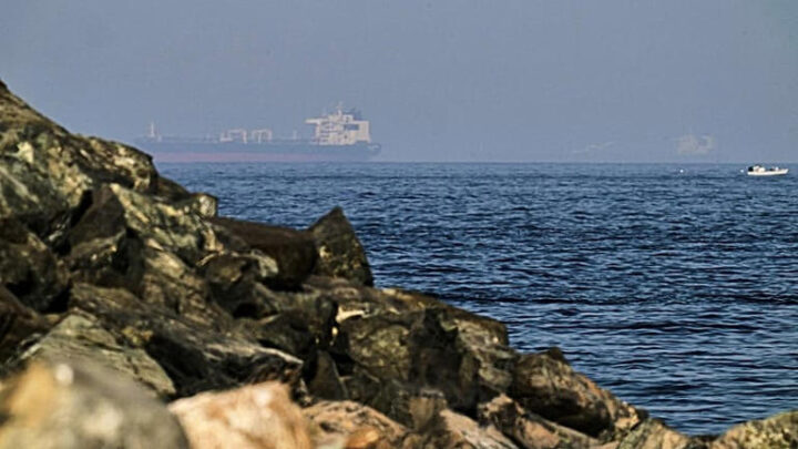 Détroit d&rsquo;Ormuz : l&rsquo;Iran et Oman définissent un couloir maritime « temporaire »