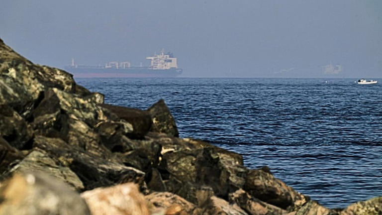 Détroit d&rsquo;Ormuz : l&rsquo;Iran et Oman définissent un couloir maritime « temporaire »